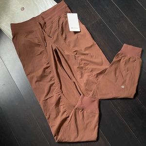 LULULEMON DANCE STUDIO JOGGERS IN ROASTED BROWN SZ 6 NWT